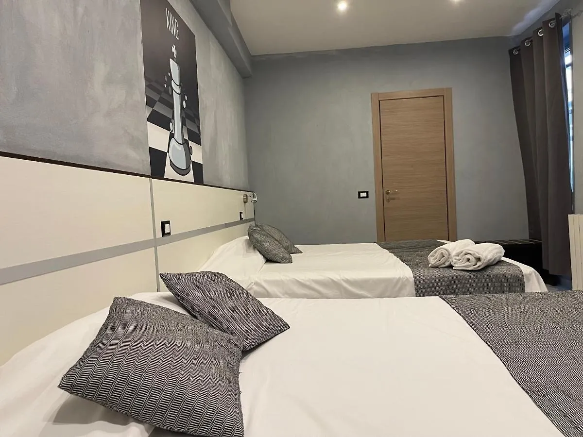Lion University&Youth Hostel Milano 2 Guest house