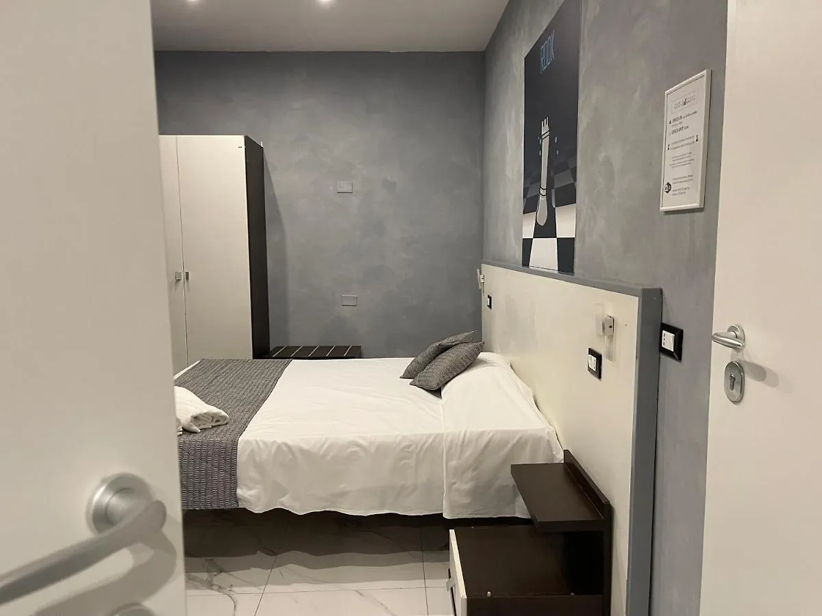 Lion University&Youth Hostel Milano 2 Mediolan