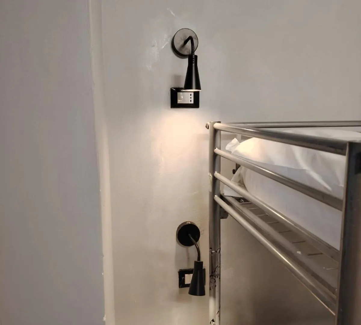Lion University&Youth Hostel Milano 2 Guest house Milan