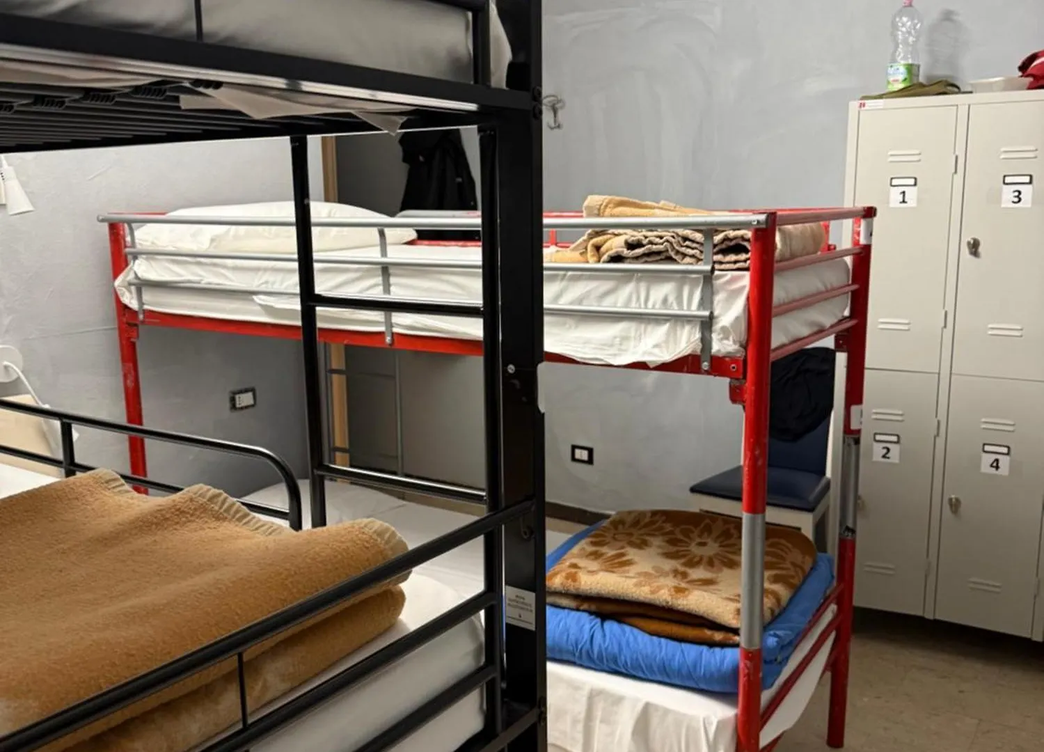 Lion University&Youth Hostel Milano 2 Mediolan